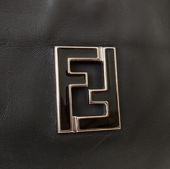 Fendi bag - Picture 3 of 15